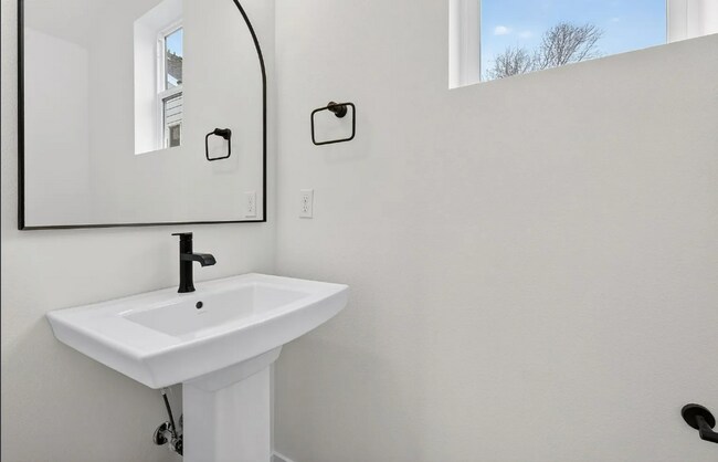 Building Photo - Brand New Construction Beautifully Designed 2 Bedroom Home with Modern Finishes and Functional Op...