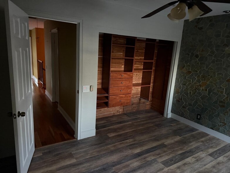 Building Photo - 22482 Lake Forest Ln