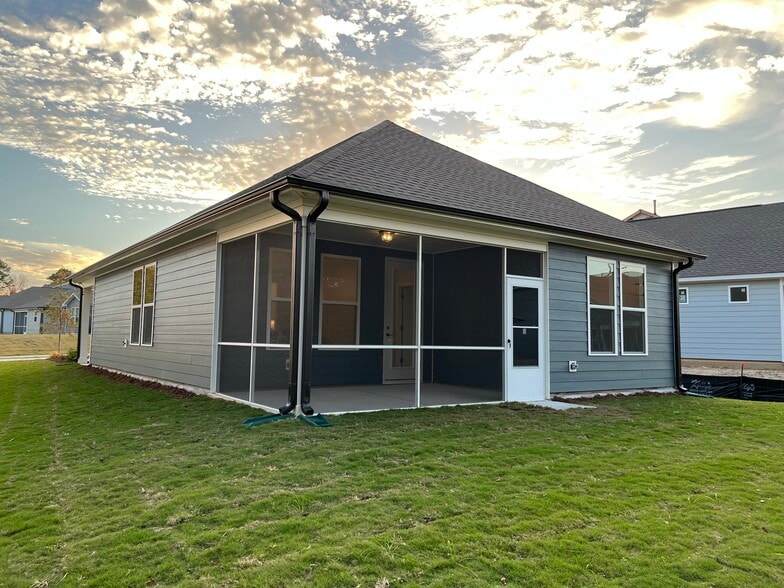 Building Photo - 1609 American Beech St