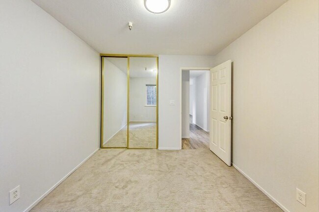Building Photo - 1803 Sausal St