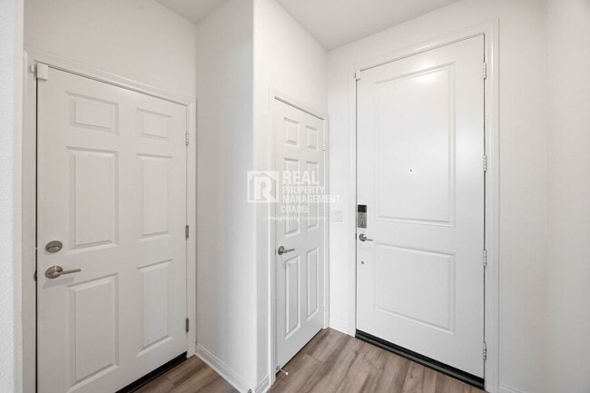 Building Photo - 365 Huntington Ct