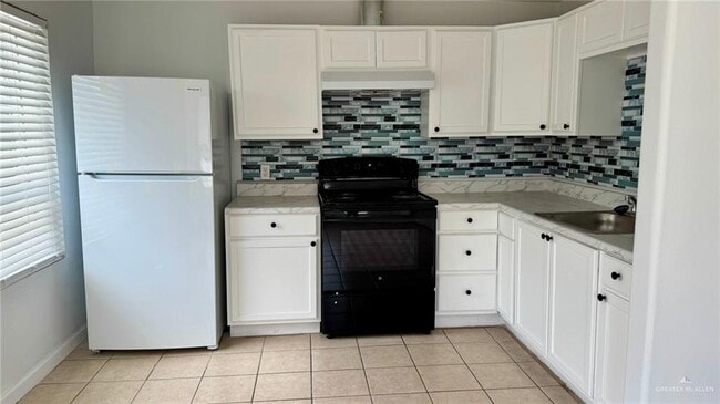 Building Photo - 17 Pablo St