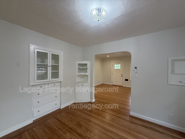 Building Photo - 45 1st St