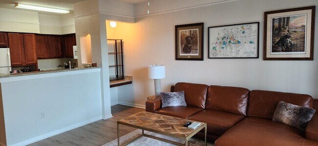 Building Photo - 2801 Chancellorsville Dr