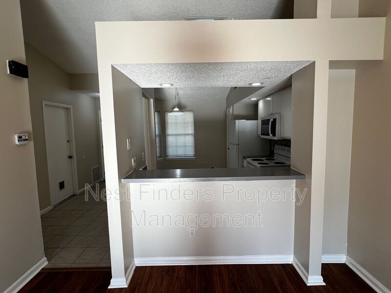 Building Photo - 2532 White Horse Rd E