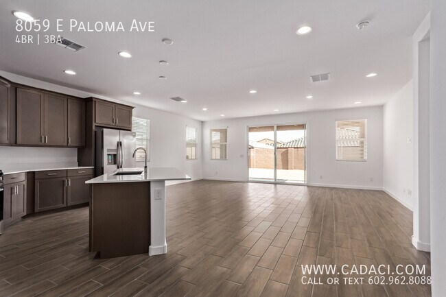 Building Photo - 8059 E Paloma Ave