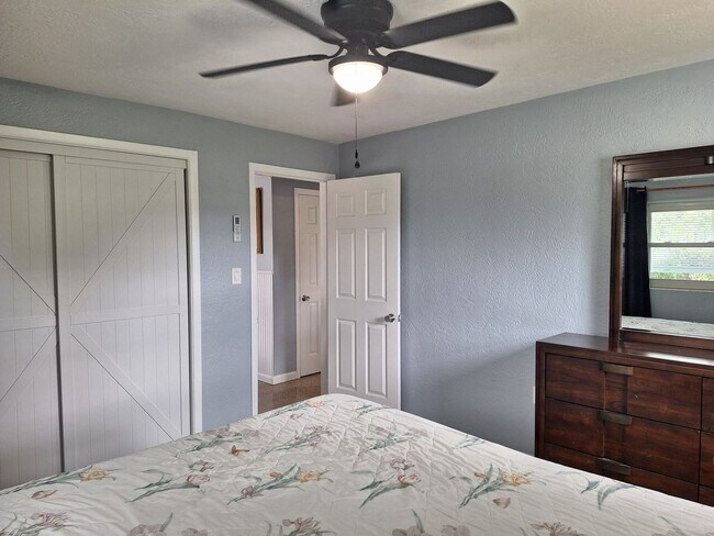 Building Photo - LOCATION LOCATION MAINLAND NEW SMYRNA BEACH!