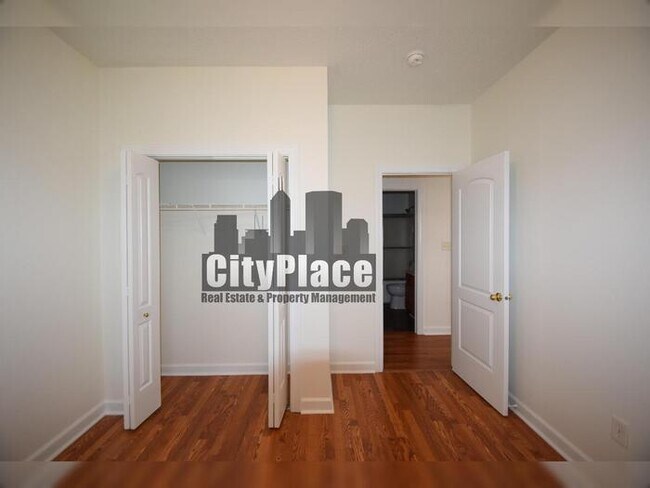 Building Photo - 1750 Buckeye Ct