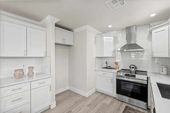 Building Photo - 4BR Home on 0.35-Acre Lot | Owned Solar