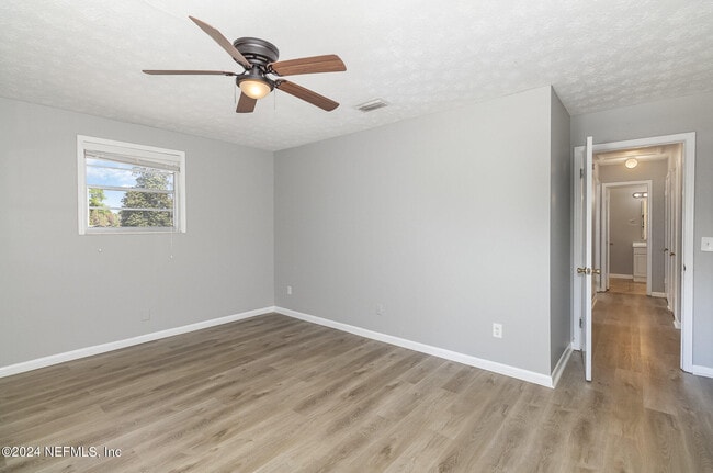 Building Photo - 2867 Holly Bay Rd