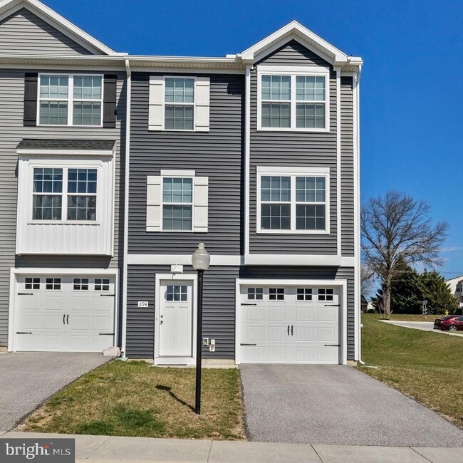 Building Photo - 24 Penstock Ln