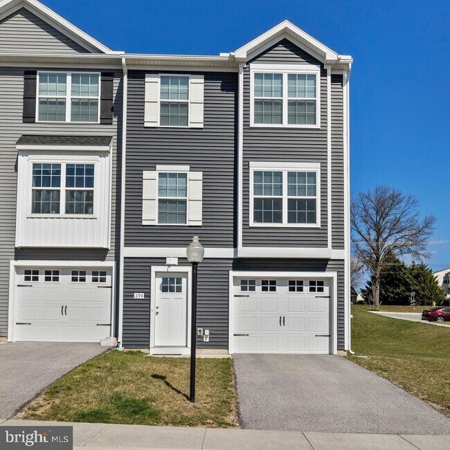 Building Photo - 54 Overshot Ln