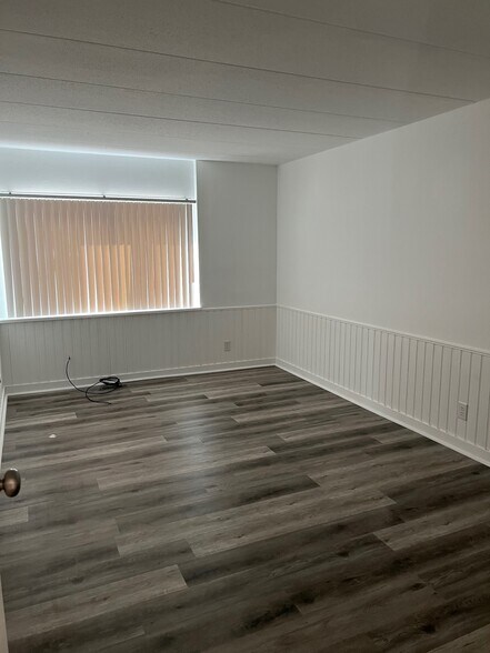 Building Photo - 2114 Pauline Blvd