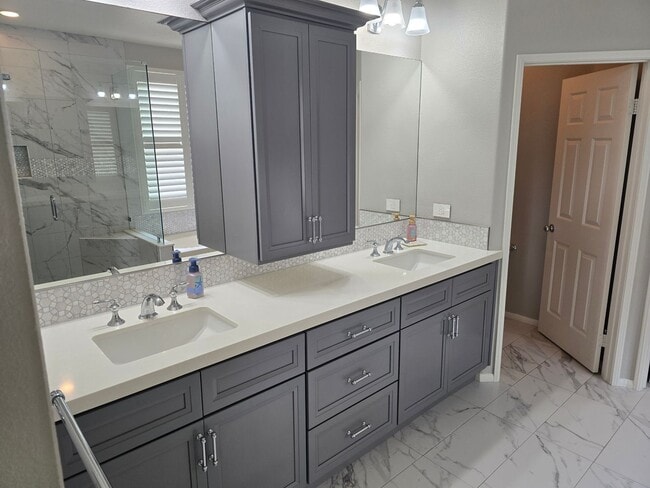 Building Photo - Nicely Updated Three Bedroom Home in Torrey Hills