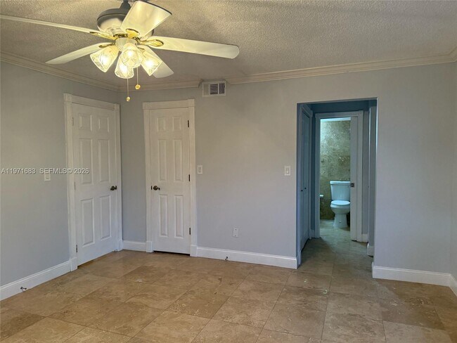 Building Photo - 3522 NE 171 St