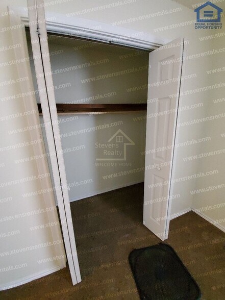 Building Photo - 2111 NW Lindy Ave