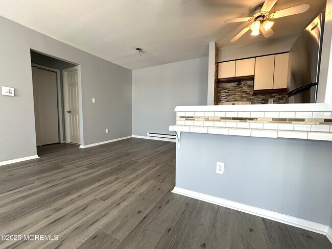 Building Photo - 1501 Ocean Ave N