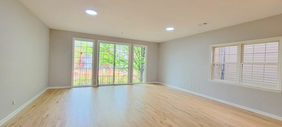 Building Photo - 175-177 Manchester Pl