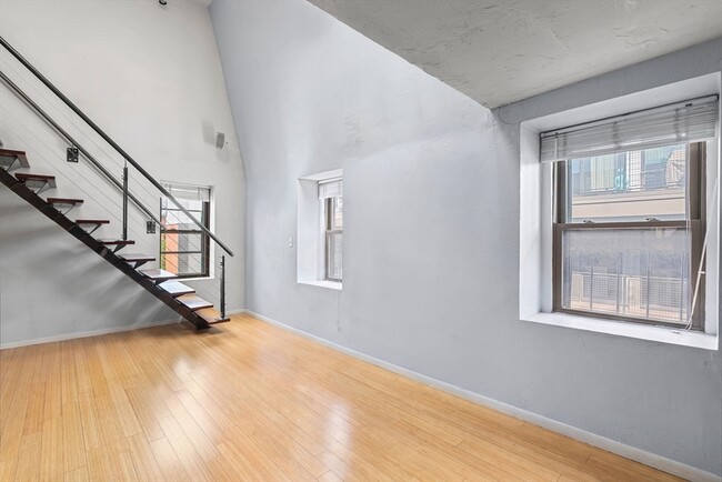 Building Photo - 148 F St