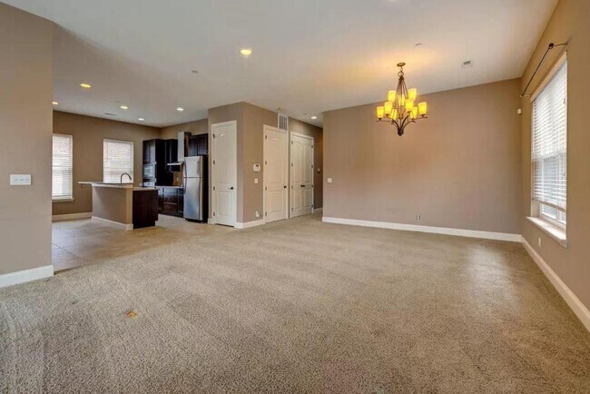 Building Photo - Cates Ave Fourplex