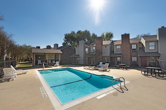 Building Photo - 1904 Dartmouth St