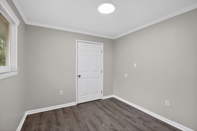 Building Photo - 8512 Rose Marie Dr