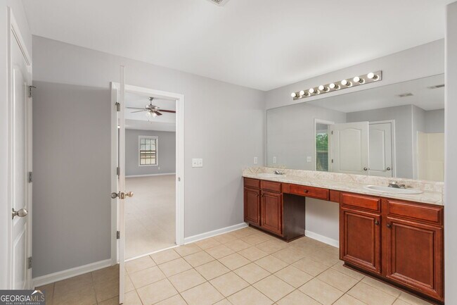 Building Photo - 168 Summer Grove Ln