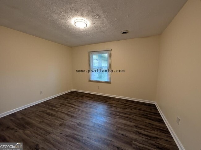 Building Photo - 525 Cedar Wood Ct SW