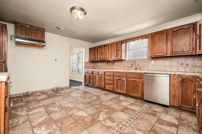 Building Photo - 1519 Schley Ave