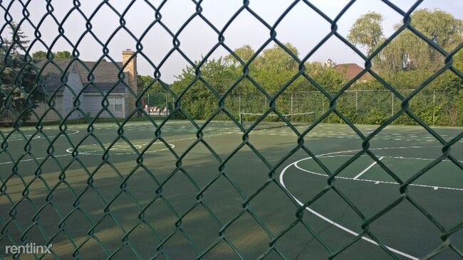 Building Photo - 2 br, 1.5 bath Townhome - 1138 N Knollwood Dr