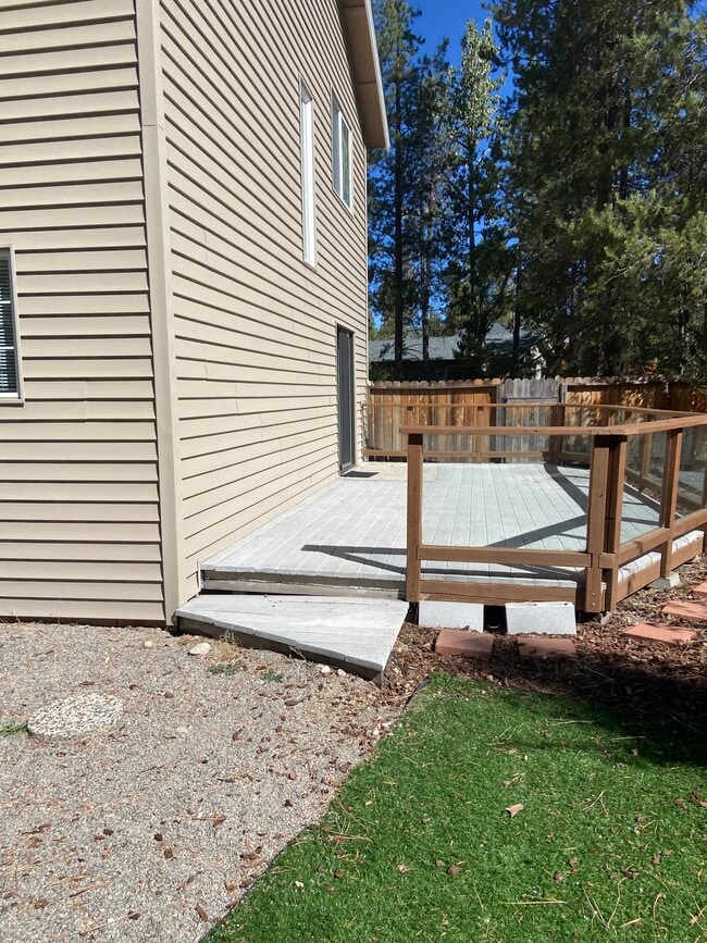 Building Photo - 2673 Wailaki St