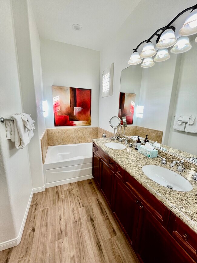 Building Photo - 77772 Tradition Dr