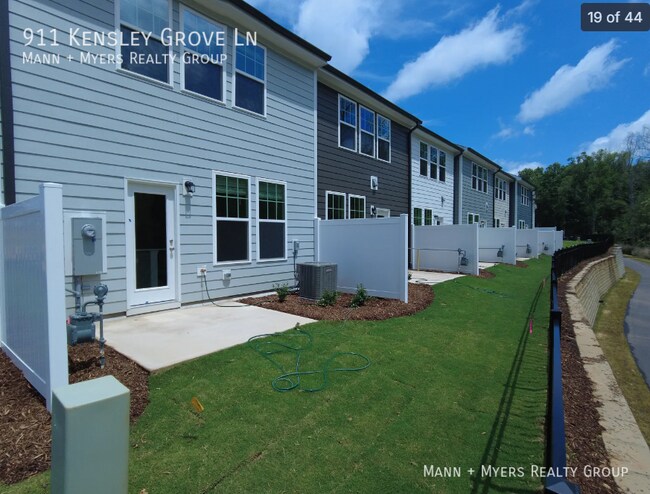 Building Photo - 911 Kensley Grv Ln