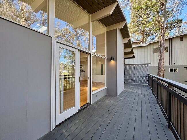 Building Photo - 6207 Westover Dr