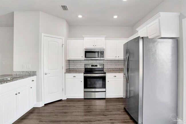 Building Photo - 12295 Pinfish Rd