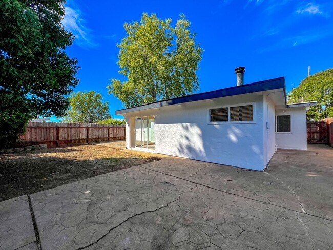 Building Photo - Renovated American Canyon Home Near Schools and Shopping Centers