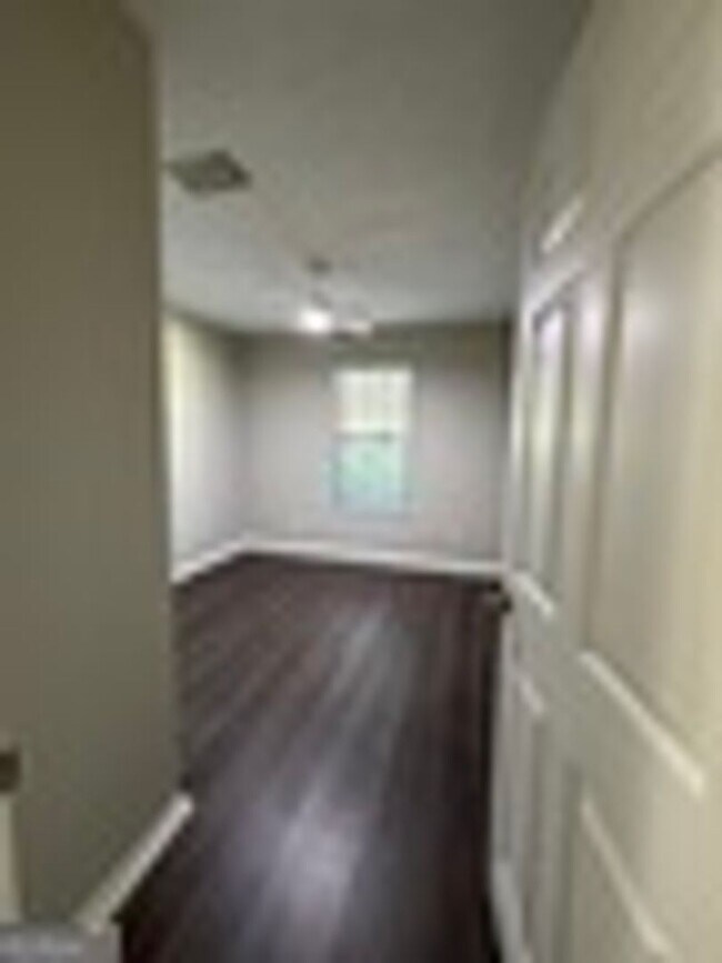 Building Photo - 73 Talbot Ct