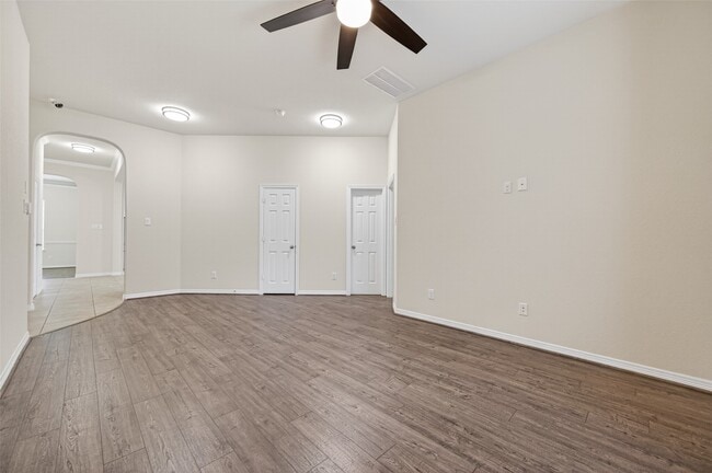 Building Photo - 613 West Fork