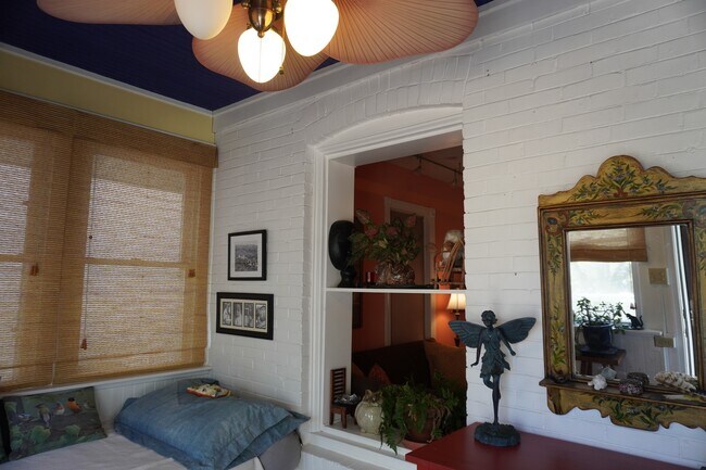 Building Photo - 108 N Harvard Ave