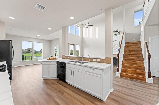 Building Photo - 9415 Vista Falls Ct