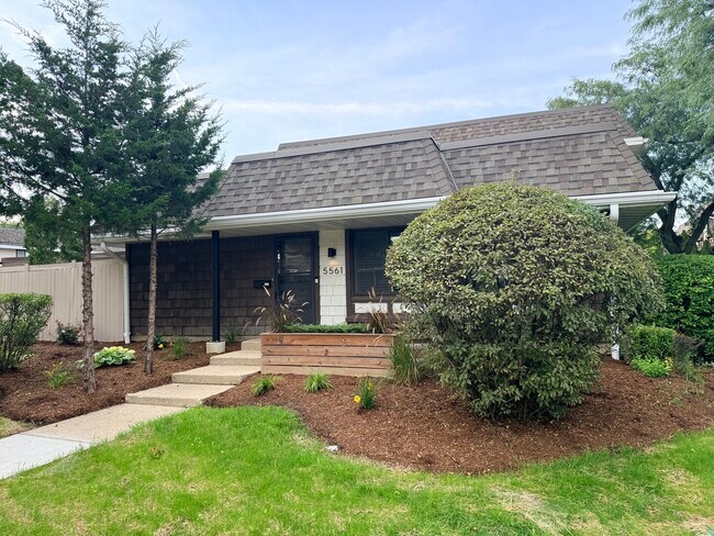 Building Photo - 5561 Court F