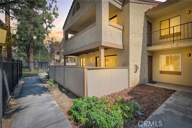 Building Photo - 1110 W Blaine St