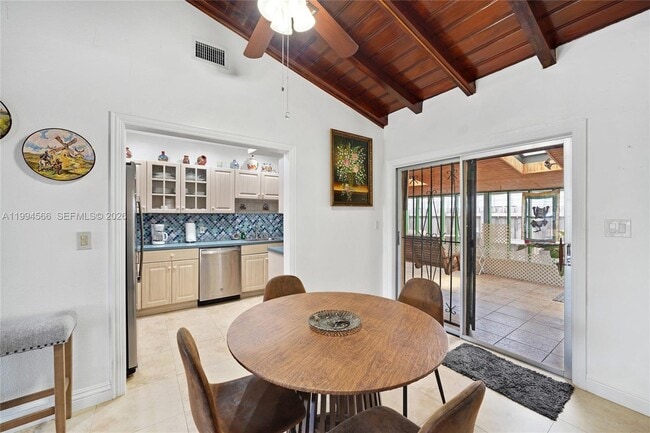 Building Photo - 2834 SW 33rd Ave