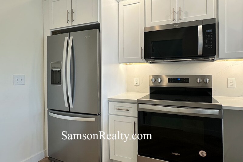 Building Photo - 381 Wickenden St