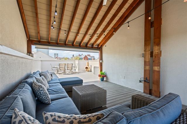 Building Photo - 720 E 1st St