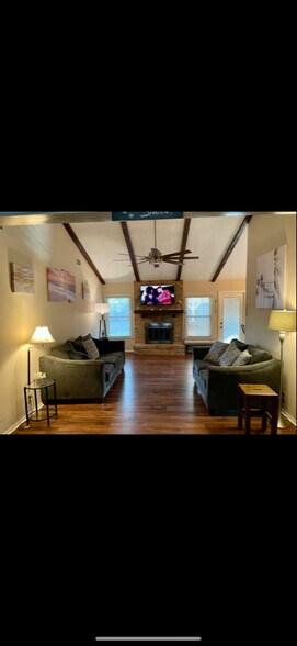 Building Photo - 9687 Chelmsford Dr