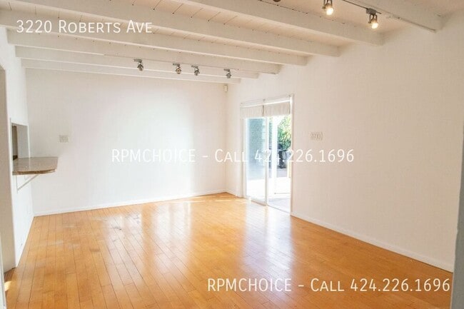 Building Photo - 3220 Roberts Ave