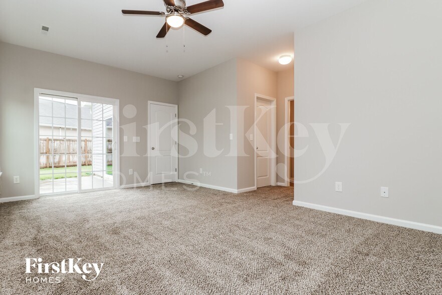 Building Photo - 646 Savannah River Dr