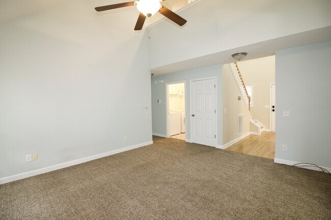 Building Photo - Great 3 bed + bonus house in Aberdeen