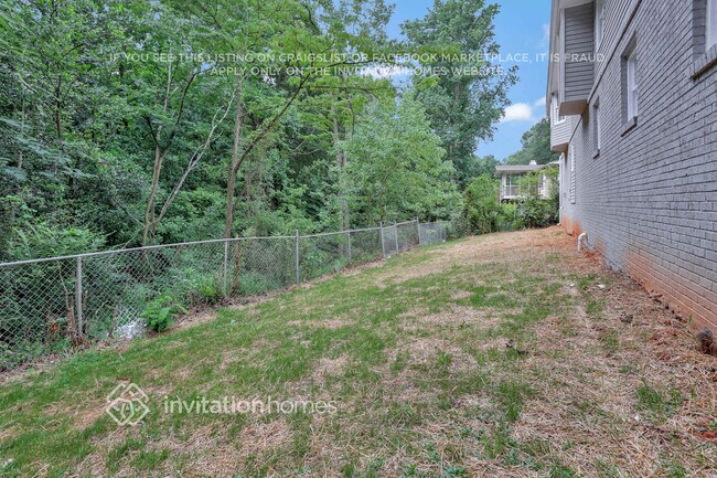 Building Photo - 5668 Beechwood Dr SW